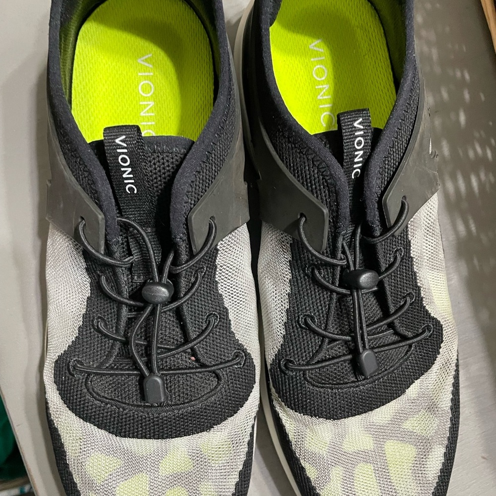 Vionic Black and White Athletic Shoes
